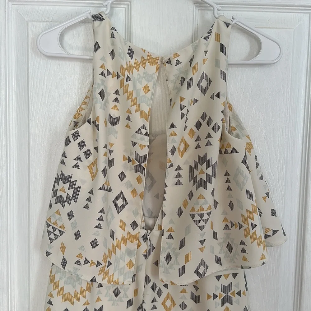 Geometric Pattern Romper - Picture 3 of 7